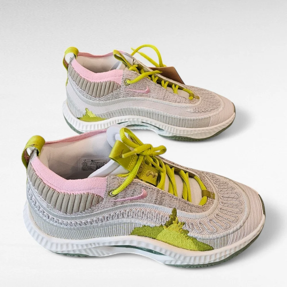 Nike cosmic unity